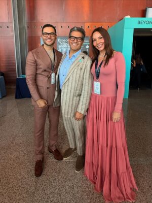 Paula Andrea Betancourt Instagram - Primer día de INMODE SUMMIT 2025, una día lleno de mucho aprendizaje, una vez más ratificó la importancia de la mezcla de Morpheus8 con Exosomas para potencializar los resultados y que la recuperación sea mucho más rápida y eficiente. Hoy contamos con la participación de mi colega @alfredohoyosmd Orgullo Colombiano, dejando el nombre de nuestro país por lo alto. @inmode.col 🙏🥂