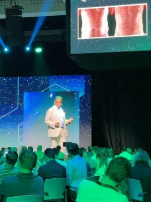 Paula Andrea Betancourt Instagram - Primer día de INMODE SUMMIT 2025, una día lleno de mucho aprendizaje, una vez más ratificó la importancia de la mezcla de Morpheus8 con Exosomas para potencializar los resultados y que la recuperación sea mucho más rápida y eficiente. Hoy contamos con la participación de mi colega @alfredohoyosmd Orgullo Colombiano, dejando el nombre de nuestro país por lo alto. @inmode.col 🙏🥂