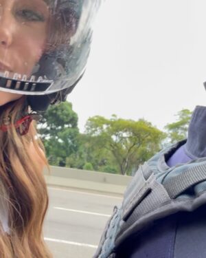 Paula Bevilacqua Instagram - Así pasamos una tarde noche fabulosa donde no solo personas del medio disfrutamos de la cercanía y de la humildad de estos dos hermanos que son bandera de Venezuela en el mundo. 🌍
El viernes pude volver a revivir mis fibras de fan “Enamorada” total porque si lo soy, lo seré siempre aunque ya tenga años conociéndolos, son parte de una época tan maravillosa de mi vida y de la de muchas que como yo siguen los pasos de su música 🎵
Son orgullo de una generación y siguen conquistando otras generaciones, aplausos 👏 por este evento que espero que se repita muchas veces.
Sigan siendo sinónimo de inspiración y humildad, los quiero !
@servandoprimera
@florentinoprimera
Demás está decir que me lo disfrute demasiado como cuando tenía 16 😝
Gracias @oswaldopontejr eres lo más 🫶
#fanenamorada #vzla