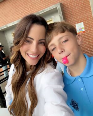 Paula Bevilacqua Instagram - Nos fuimos a 1er año mi príncipe 🤴 @cristoballander5 aún nos queda mucho por recordar pero cada logro debemos celebrarlo y disfrutarlo.
Aquí estamos papá y yo para seguirte guiando con amor, aprendiendo juntos !!
Te amamos 🫶 @lander_cris
Los videos y recuerdos en fotos siempre nos ayudarán a revivir momentos mágicos !
#hijos #amor #logros