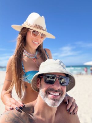 Paula Bevilacqua Instagram - Venir a la isla 🏝️ es mágico pero llegar a @miragua lo hace más especial. Desde que llegas es increíble, rico pasar unos días los 4 juntos reconectando realmente con lo importante.
Gracias Dios y gracias Virgen por guiarnos siempre !
Gracias @miragua
PD: tranquilo Cristóbal te trajiste las@dos cholas del mismo pie 🦶 no le decimos a nadie 😂😂
Lo que pasa en la isla se queda en la isla 🏝️
#venezuela #conectar #familia