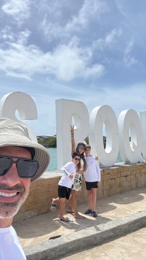 Paula Bevilacqua Instagram - Felices de poder estar nuevamente en uno de mis lugares favoritos del mundo 🌍!!
Mañana es mi cumple y estoy feliz de poder disfrutar de un paraíso como los Roques en la posada @posadalalangostalosroques
Traslado gracias a @mca_viajes son lo máximo la atención maravillosa !
En las historias les pongo los detalles de la posada está súper linda y cómoda, pregúntenle a Lander 😂
Traslado y paseos !
#losroques #precumple #feliz