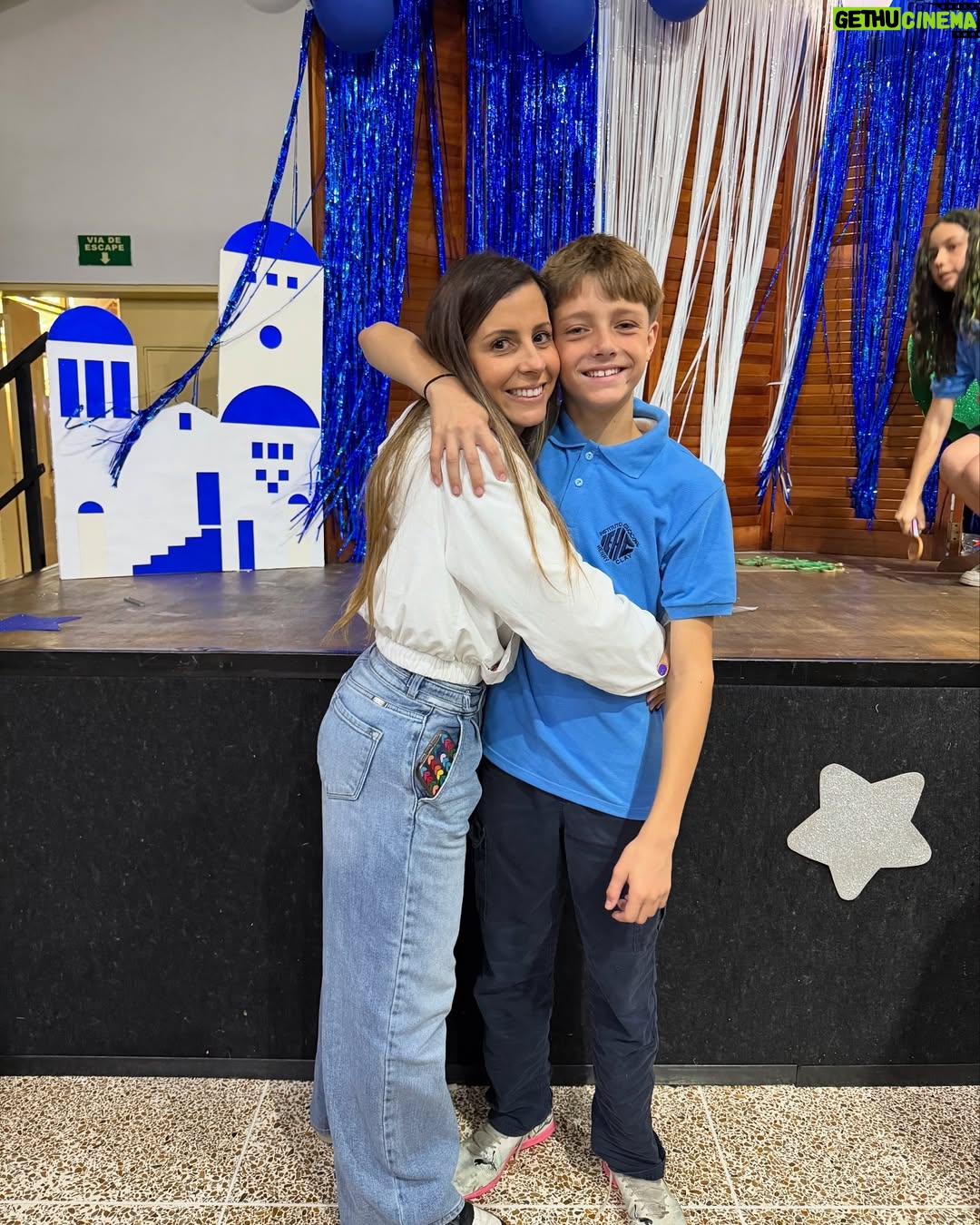 Paula Bevilacqua - 16.4K Likes - Nos fuimos a 1er año mi príncipe 🤴 @cristoballander5 aún nos queda mucho por recordar pero cada logro debemos celebrarlo y disfrutarlo. 

Aquí estamos papá y yo para seguirte guiando  con amor, aprendiendo juntos !! 

Te amamos 🫶 @lander_cris 

Los videos y recuerdos en fotos siempre nos ayudarán a revivir momentos mágicos ! 

#hijos #amor #logros