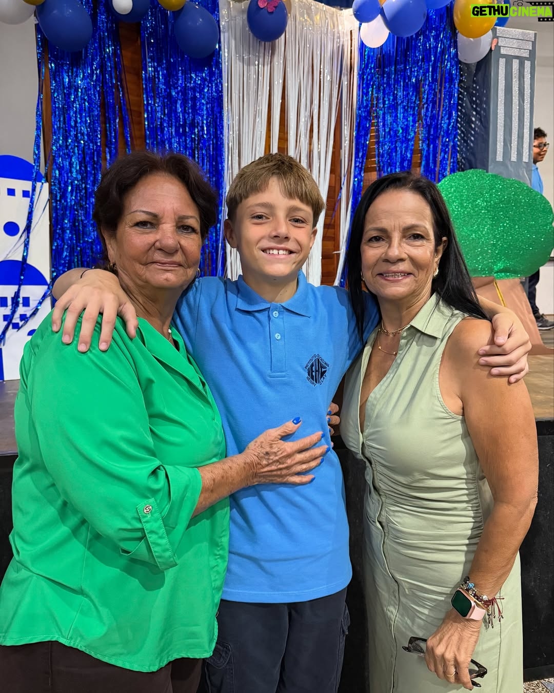 Paula Bevilacqua - 16.4K Likes - Nos fuimos a 1er año mi príncipe 🤴 @cristoballander5 aún nos queda mucho por recordar pero cada logro debemos celebrarlo y disfrutarlo. 

Aquí estamos papá y yo para seguirte guiando  con amor, aprendiendo juntos !! 

Te amamos 🫶 @lander_cris 

Los videos y recuerdos en fotos siempre nos ayudarán a revivir momentos mágicos ! 

#hijos #amor #logros