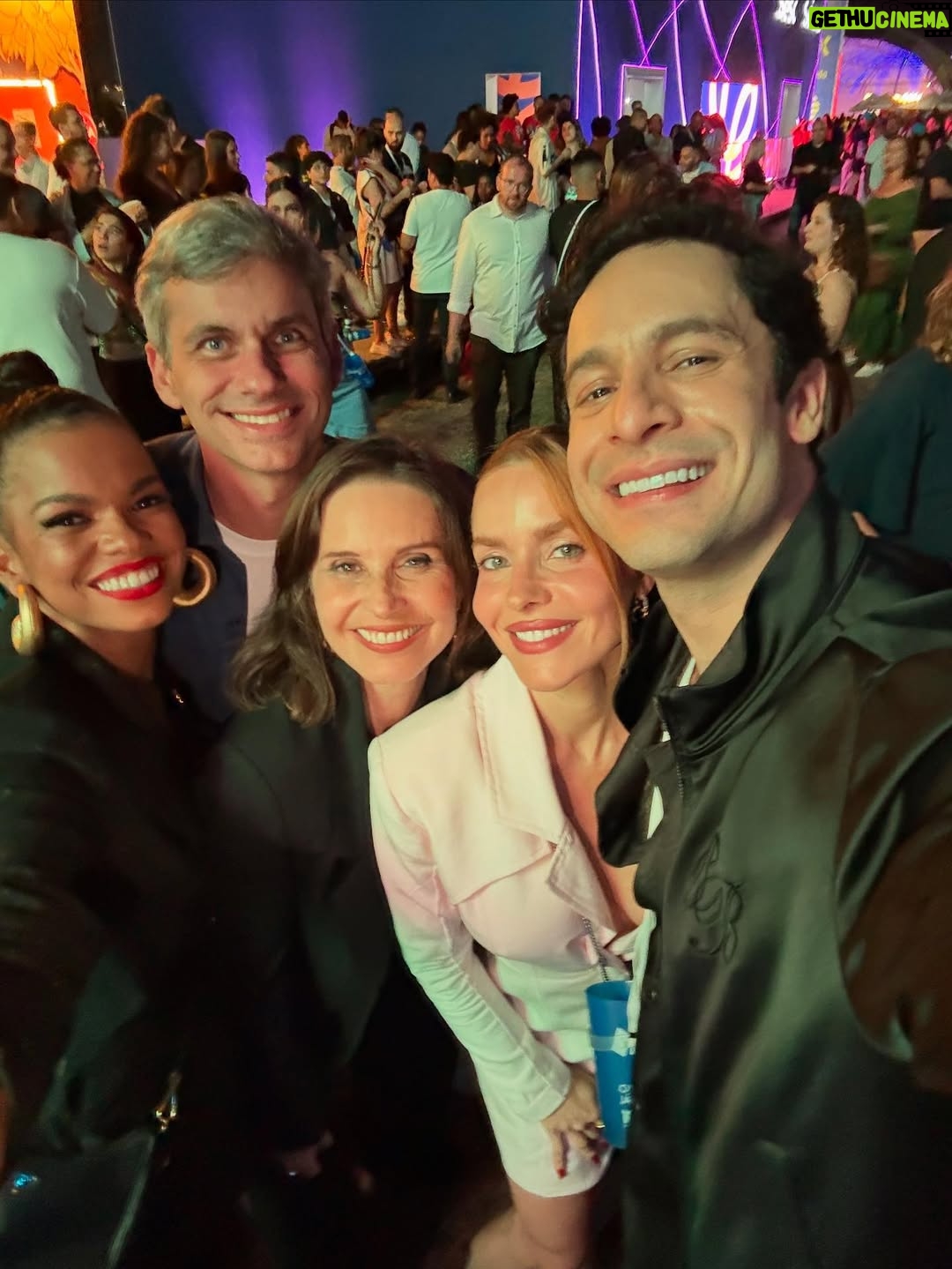 Paula Burlamaqui - 879 Likes - Festa da firma @tvglobo  com essa gente que eu amo @jeniffer_nascimento @rainercadete @moniquealfradique @bernardo___portugal @dadado77 @flaviotolezani @luismirandaator @eribertoleao72 @_bettygofman @adrianamattar #100anosdehistória
