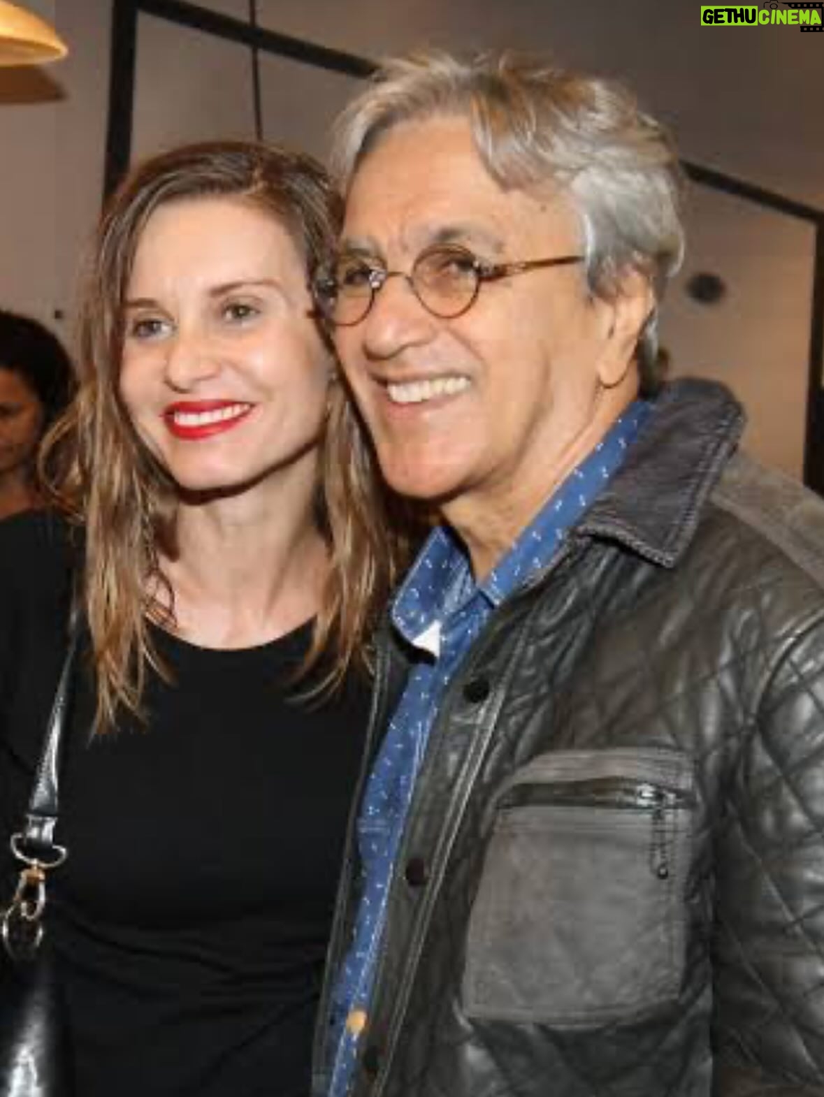 Paula Burlamaqui - 9K Likes - @caetanoveloso meu amigo querido , que sorte ter vc na minha vida todos esses anos,feliz niver tudo de melhor, te amo❤️