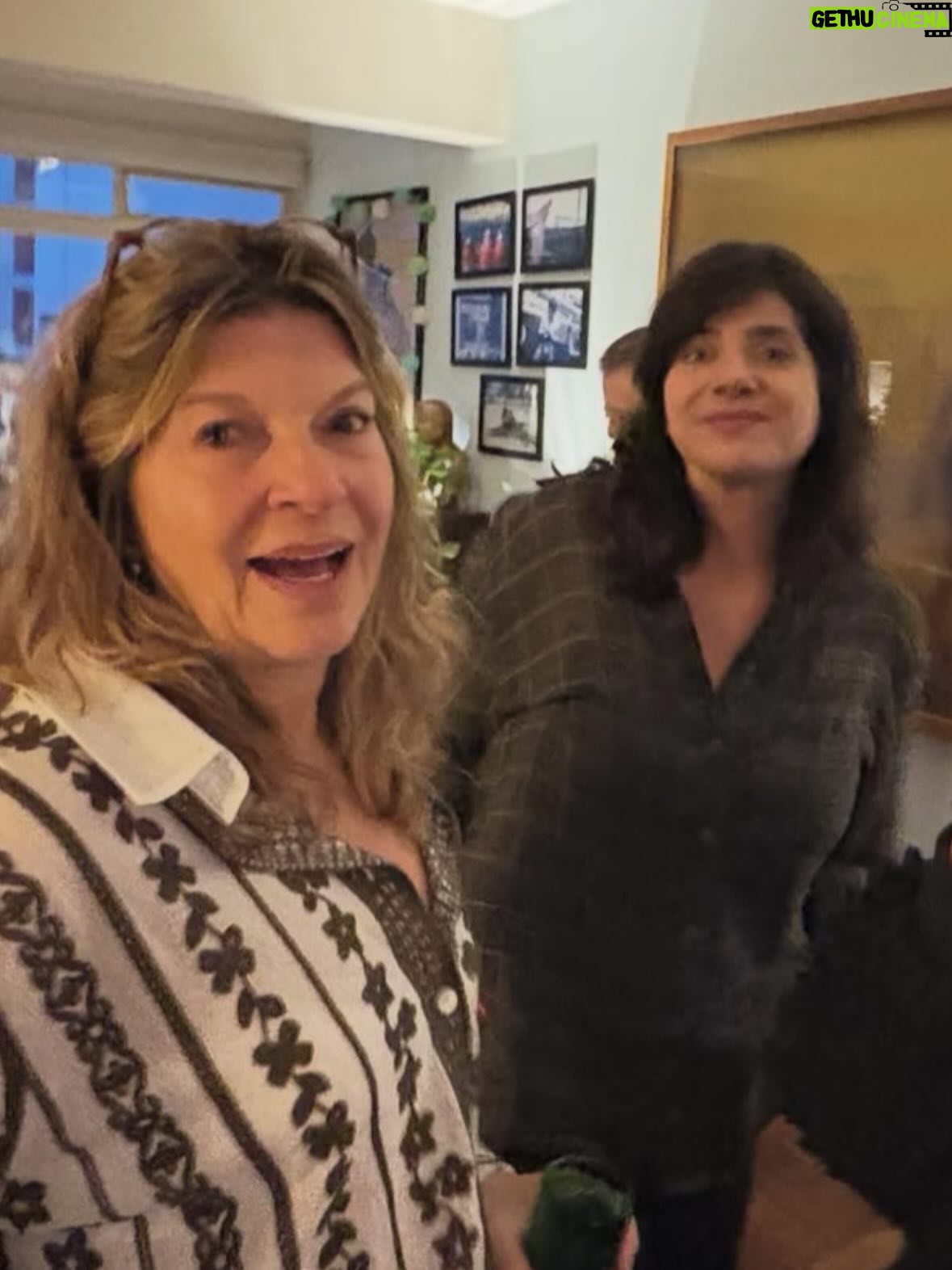 Paula Burlamaqui - 1.6K Likes - Quem disse que não existe amor em SP? Existe sim, e muito! #amigos queridos!❤️ @paulalavigne @moniquegardenbergoficial @isabelteixeira @caetanoveloso @annapsb @verazimmermann @jorgefarjalla @andrenutrichef @lp.montenegro @anasurani @claudiaodorissio @luramanzini #amigoétudonessavida