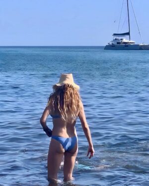 Paulina Rubio Instagram - Happy Friday!!! šš #Mar