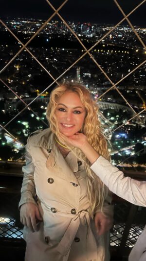 Paulina Rubio Instagram - Les comparto un poco mas de #Paris ❤️✨