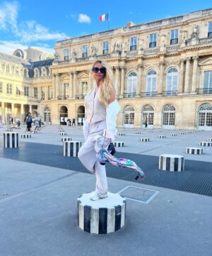 Paulina Rubio Instagram - Me time #Selflove 💙