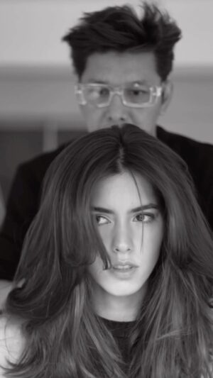 Paulina Vega Instagram - The head massage
The feeling after a haircut
Or his concentration
I donāt know what is more poetic
Love you @franklinramostoscano ā¤ļø MAGIC HANDS āØ