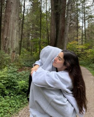 Paulina Vega Instagram - Estoy muy feliz de compartirles la noticia de que mi esposo y yo tuvimos una hija ❤️ Los amo a todos y gracias por su apoyo incondicional 😍🙏