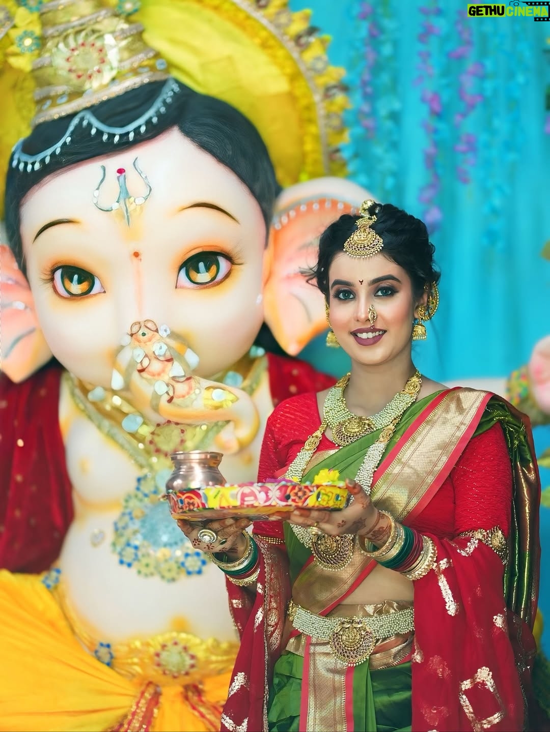 Payal Panchal - 257.6K Likes - मोडक की मिठास और बप्पा का साथ,
हर दिन बने आपके लिए खास….❤️ 
pc :- @shootout__lover__ 
makeup, jewellery & Costume :- @reflection_saloon47 
.
.
.
.
.
.
.
.
.
.
.
.
.
#payalpanchal #payal #panchal #instagram #instagood #explore #foryoupage #homepage #insta #instamusic #ganesh #ganesha #jayshreeganesh