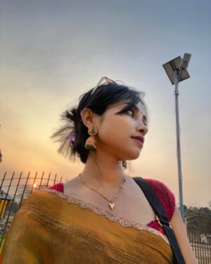 Payal Ray Instagram - Dil laga kar to dekho!!🌹📝🪞
#instagram #saree #saraswatipuja #deshigirl #fypシ