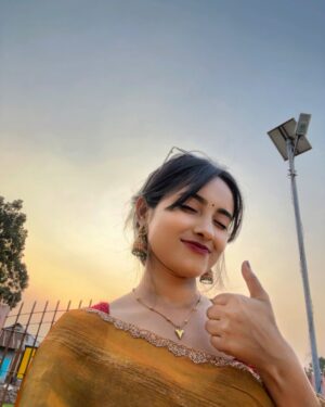 Payal Ray Instagram - Dil laga kar to dekho!!🌹📝🪞
#instagram #saree #saraswatipuja #deshigirl #fypシ