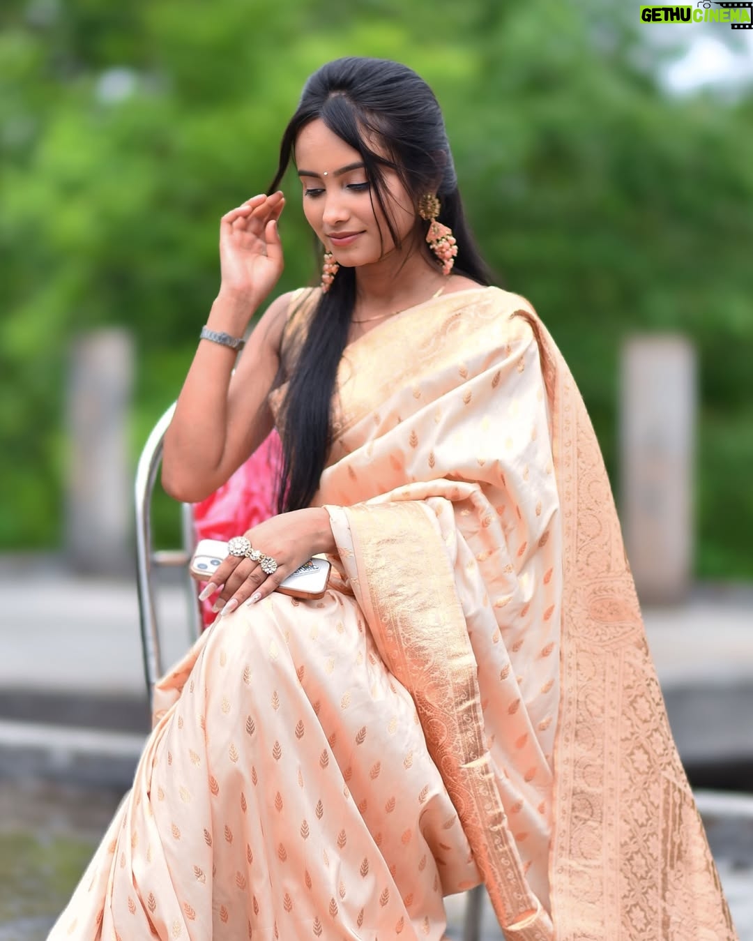 Payal Ray - 3 Likes - Old pic✨ #reposted 

#instagram #saree #weddingday #reception #fypシ