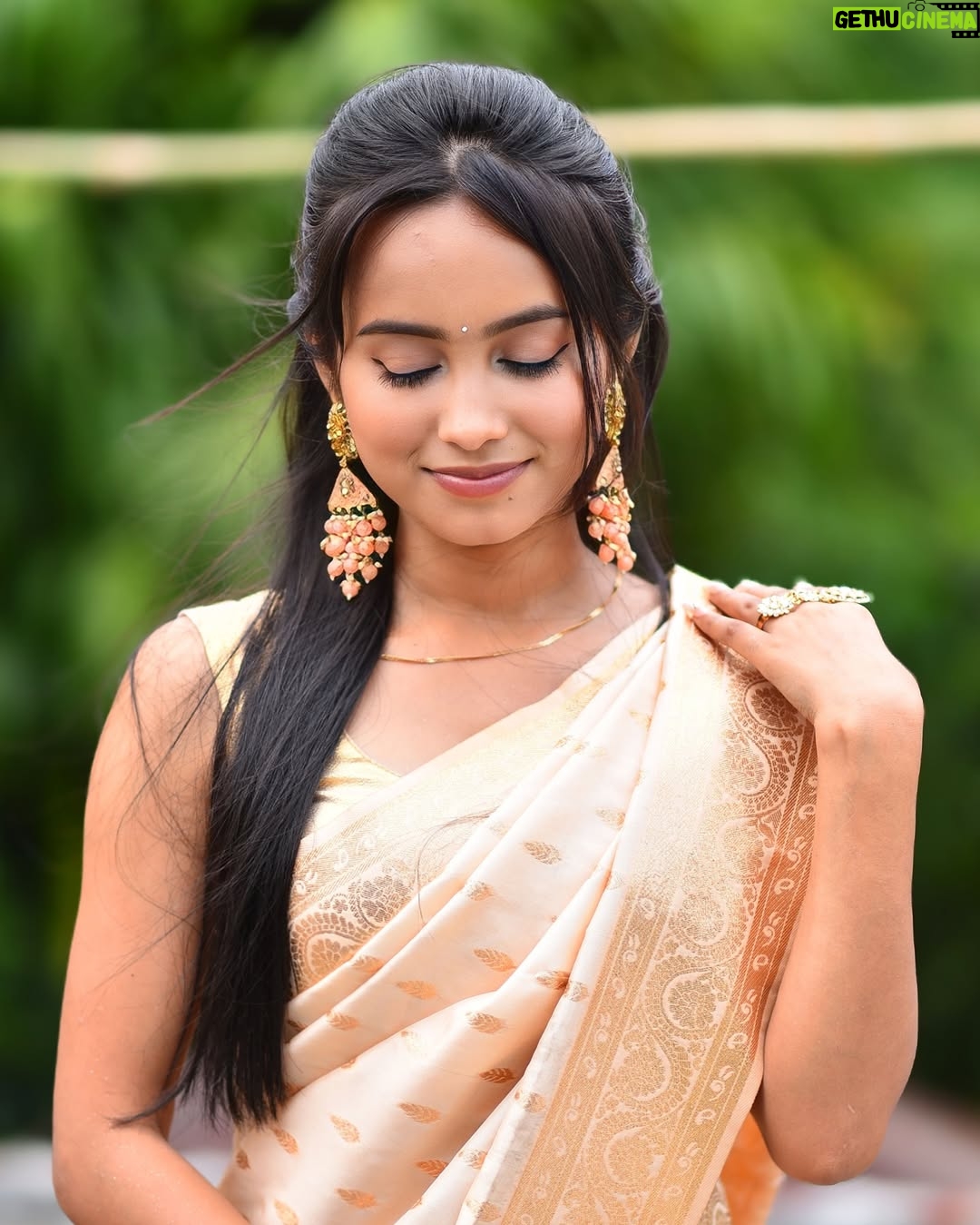 Payal Ray - 3 Likes - Old pic✨ #reposted 

#instagram #saree #weddingday #reception #fypシ