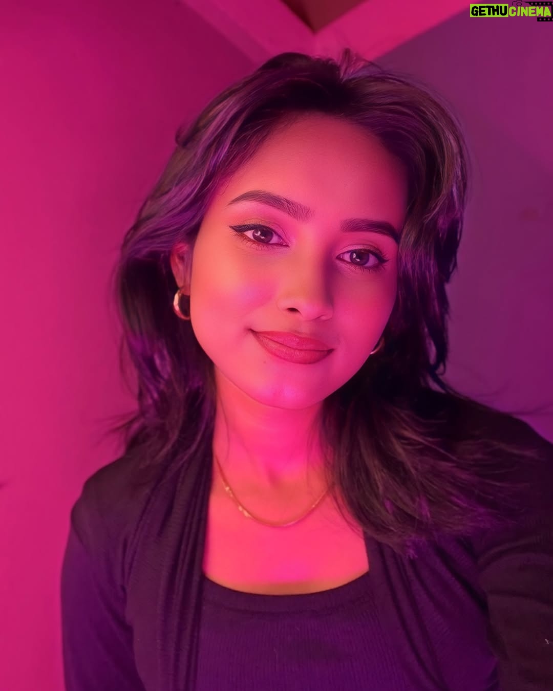 Payal Ray - 3 Likes - Latina makeup on Indian girl 🔥💀

#latinamakeup #instagram #trend #post #latina #indian #outfit #black #browngirl #explore #foryou #fypシ