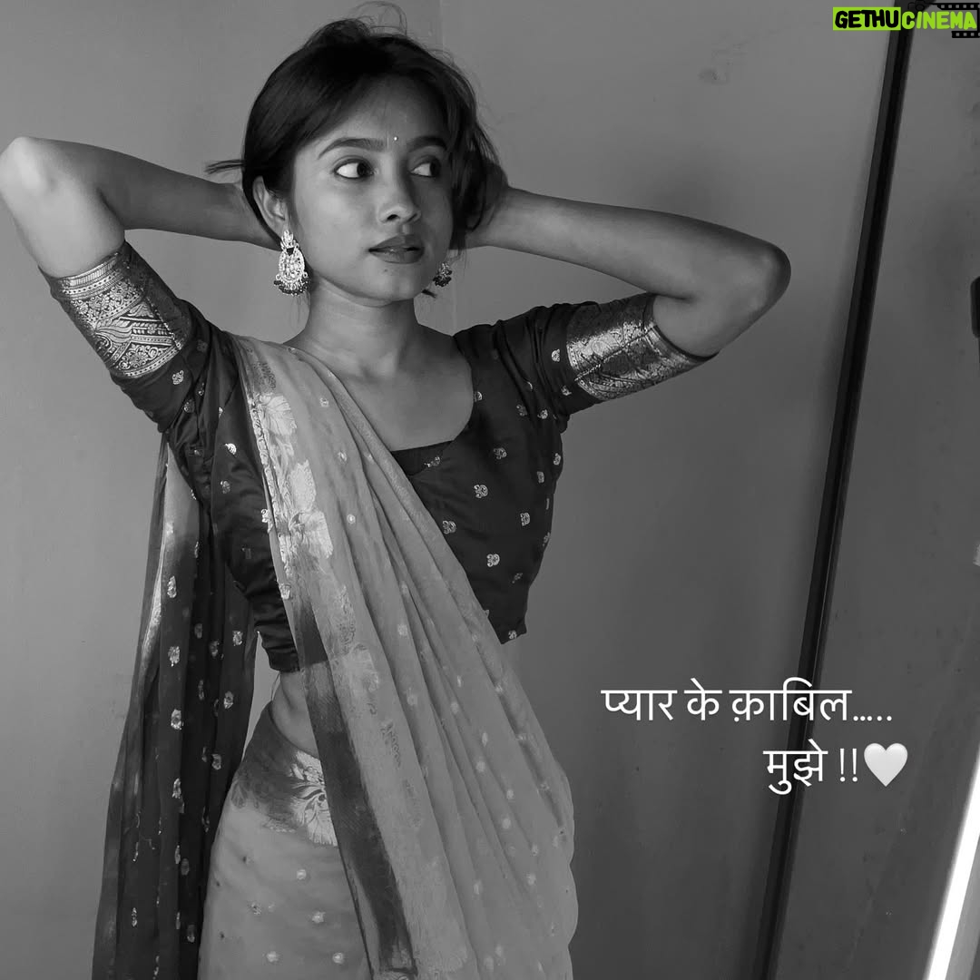 Payal Ray - 3 Likes - आपकी नज़रों ने समझा !!👀
.
.
.
.
.
.
.
.
.
.
.
.
#old #saree #blackwhite #blackphoto #oldsong 
#explorepage #explore #explorepage #desi #reels #reelitfeelit #instagood #fyp #desilook #desifashion #indian #indianfashion #indianwear #trending #trendingreels #trendy #fypシ