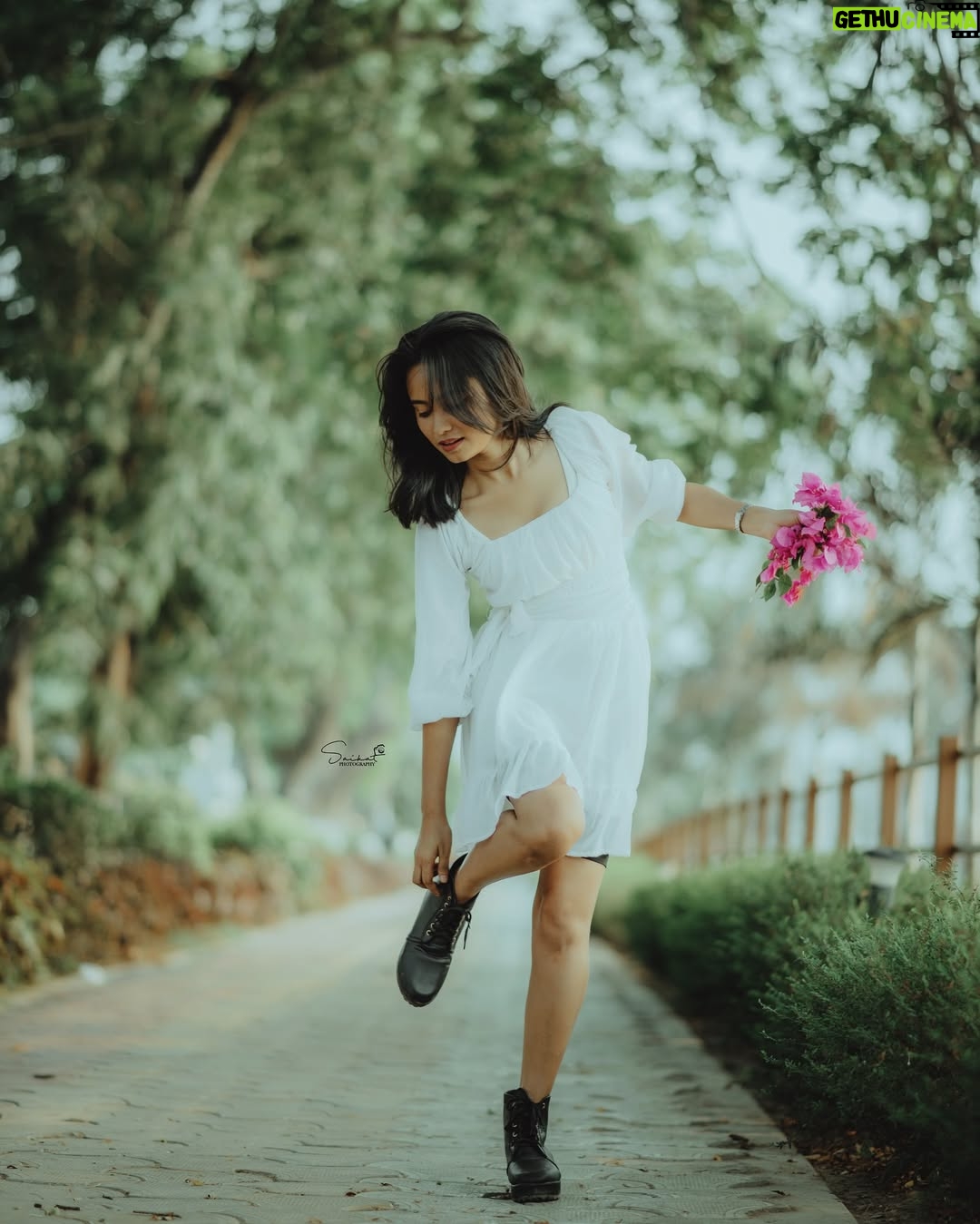 Payal Ray - 3 Likes - Bad girlll💋
📸:@photography.saikat THANK YOU 
.
.
.
.
.
.
.
.
#instagram #fypシ #explore #white #outfit #photoshoot #outdoor #outdoorshoots #post #like