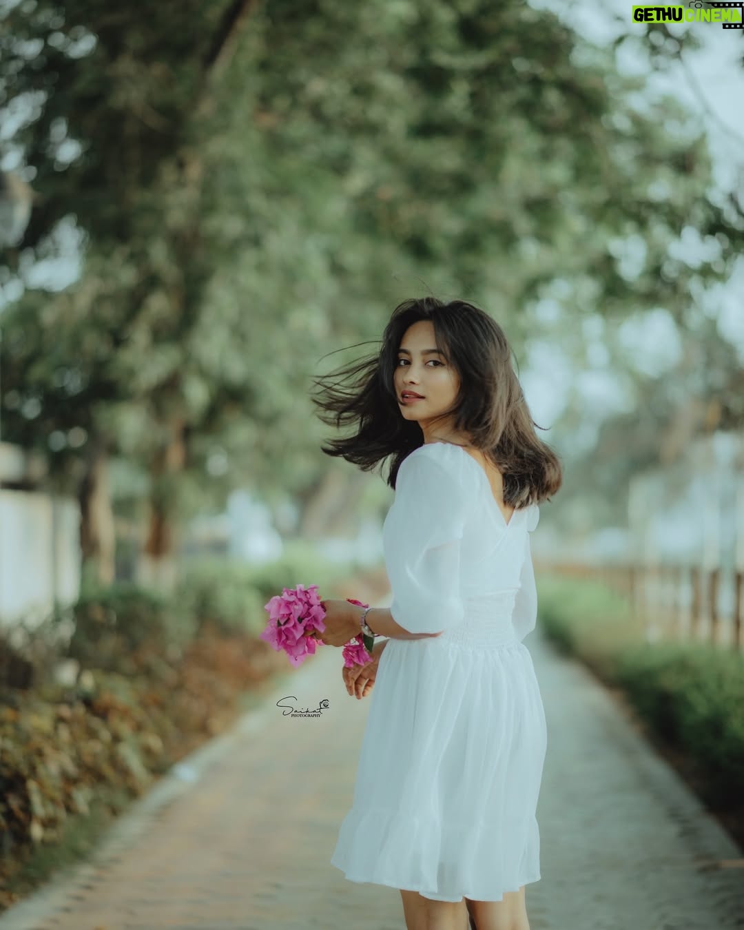 Payal Ray - 3 Likes - Bad girlll💋
📸:@photography.saikat THANK YOU 
.
.
.
.
.
.
.
.
#instagram #fypシ #explore #white #outfit #photoshoot #outdoor #outdoorshoots #post #like