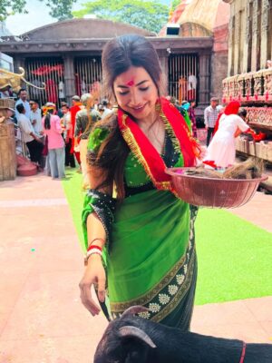 Payal Routray Instagram - Kab se man mein ek hi icha thi… Kamakhya Maa ke darshan ki.
Aaj vo bhi poori hui, vo bhi Somvar vrat ke din.🍀✨
Kuch pal aise hote hain jo sirf bhagya se milte hain… aur yeh unhi mein se ek tha.🧿❤️
Jai Maa Kamakhya!🙏
#kamaskya #post #assam #kamaskyatemple #sawan