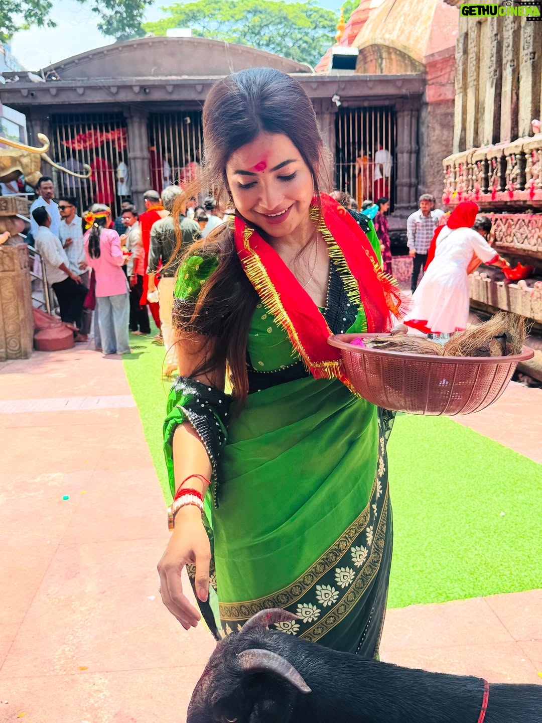 Payal Routray - 104.8K Likes - Kab se man mein ek hi icha thi… Kamakhya Maa ke darshan ki.
Aaj vo bhi poori hui, vo bhi Somvar vrat ke din.🍀✨

Kuch pal aise hote hain jo sirf bhagya se milte hain… aur yeh unhi mein se ek tha.🧿❤️

Jai Maa Kamakhya!🙏

#kamaskya #post #assam #kamaskyatemple #sawan