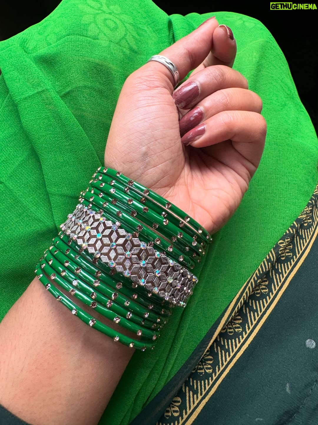 Payal Routray - 104.8K Likes - Kab se man mein ek hi icha thi… Kamakhya Maa ke darshan ki.
Aaj vo bhi poori hui, vo bhi Somvar vrat ke din.🍀✨

Kuch pal aise hote hain jo sirf bhagya se milte hain… aur yeh unhi mein se ek tha.🧿❤️

Jai Maa Kamakhya!🙏

#kamaskya #post #assam #kamaskyatemple #sawan