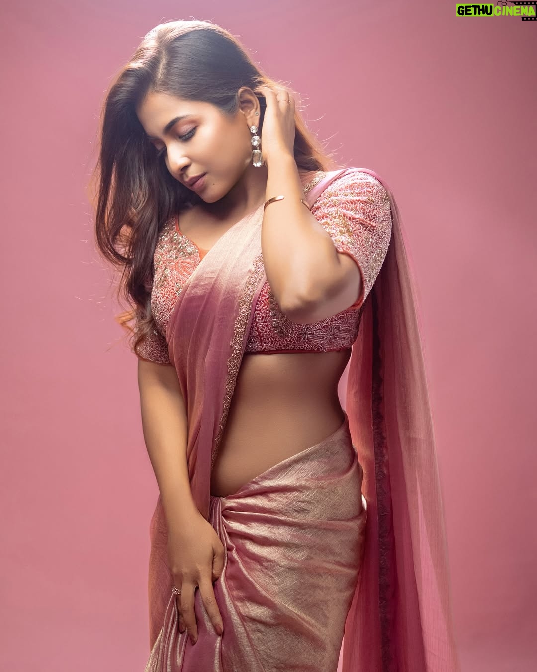Payal Routray - 101.3K Likes - May be i did justice to this song with my photos!🫣❤️

📸 @devimukharjee.studios 

#post #postoftheday #saree #fyp #love #girls #instagram #trending #odisha