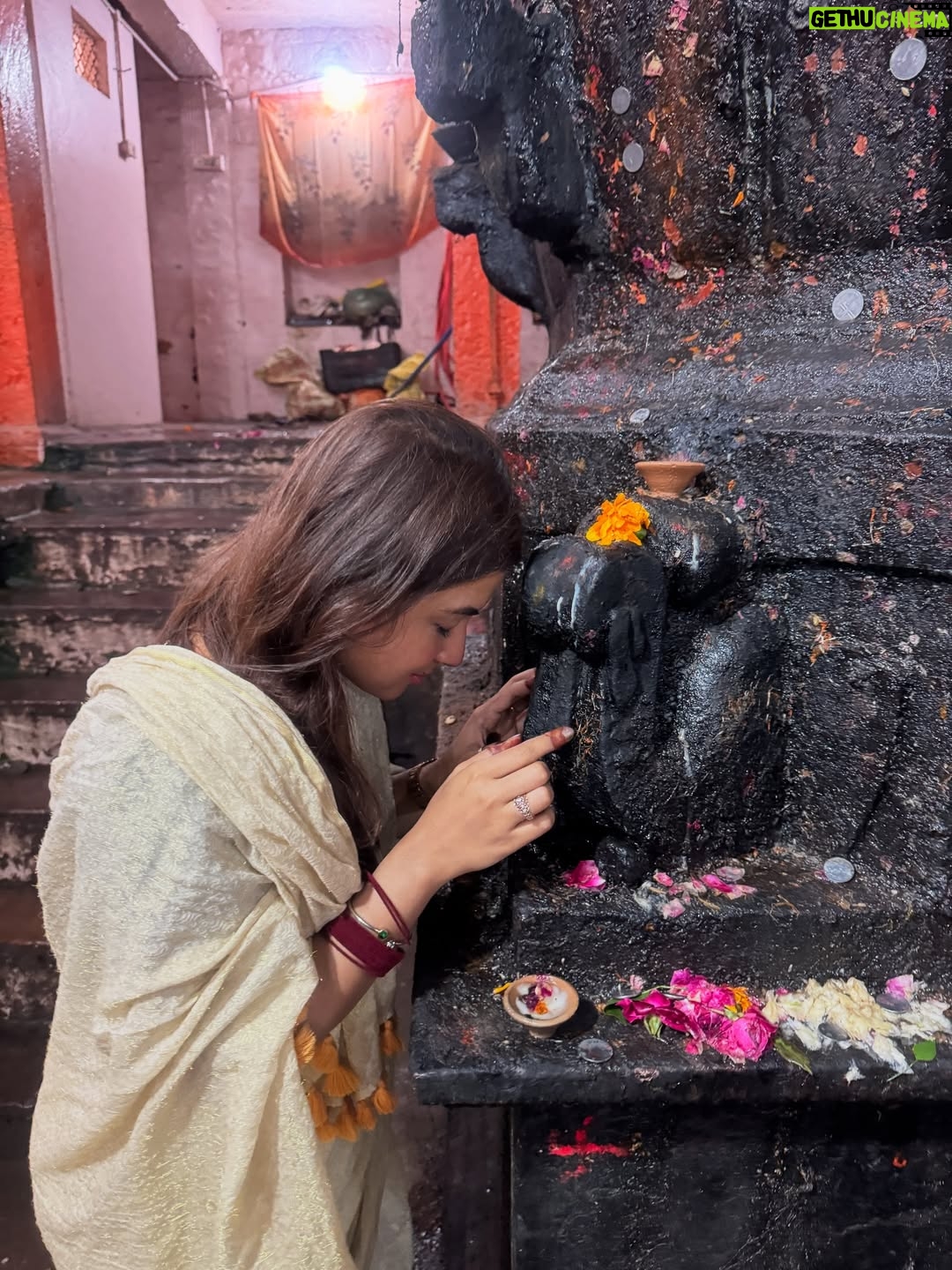 Payal Routray - 45.2K Likes - ॐ साम्ब सदाशिवाय नम🔱

This was my first visit to Mahakal…that moment filled me with strength. From then till now, life has turned me inside out, only to make me stronger, more grateful, and more myself.🧿✨

Jai Mahakaal🙏

#post #ujjain #mahakal #shiva #instagram #explore #india #shivshambhu #mahakaleshwar
