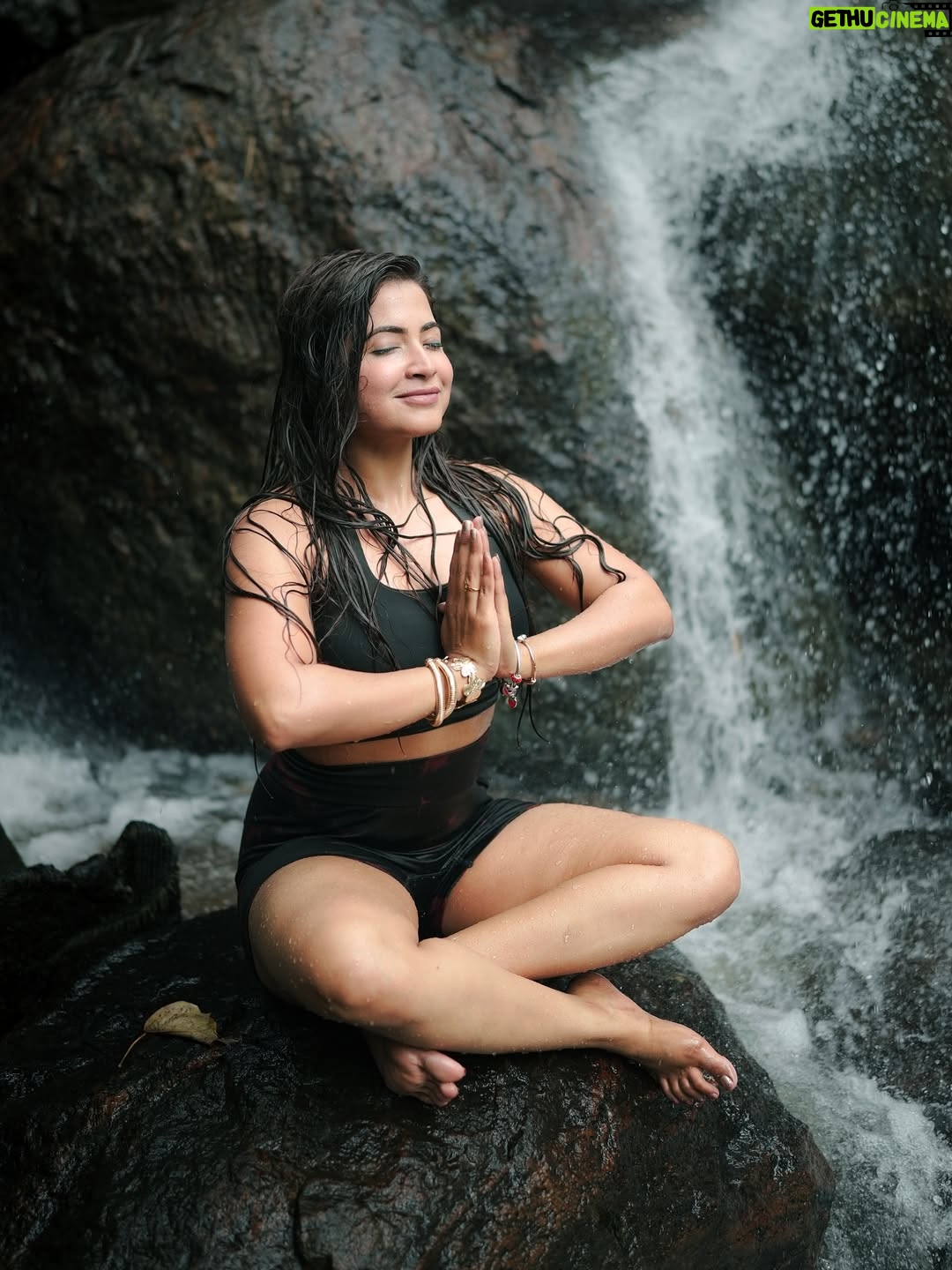 Payal Routray - 51.8K Likes - Don’t honk just stare!👀❤️

📍 @parakkatnatureresortmunnar 

📸 @akashjustin_ 

#post #munnar #kerala #instagram #trending #photos #postoftheday #girls #trending #fyp #explore