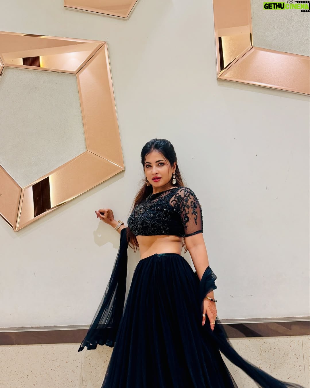 Payal Routray - 76.4K Likes - Had to post!!🫣❤️

Outfit @style_ft_damini 

#post #postoftheday #instagram #odisha #fyp #explore #shadi #ootd