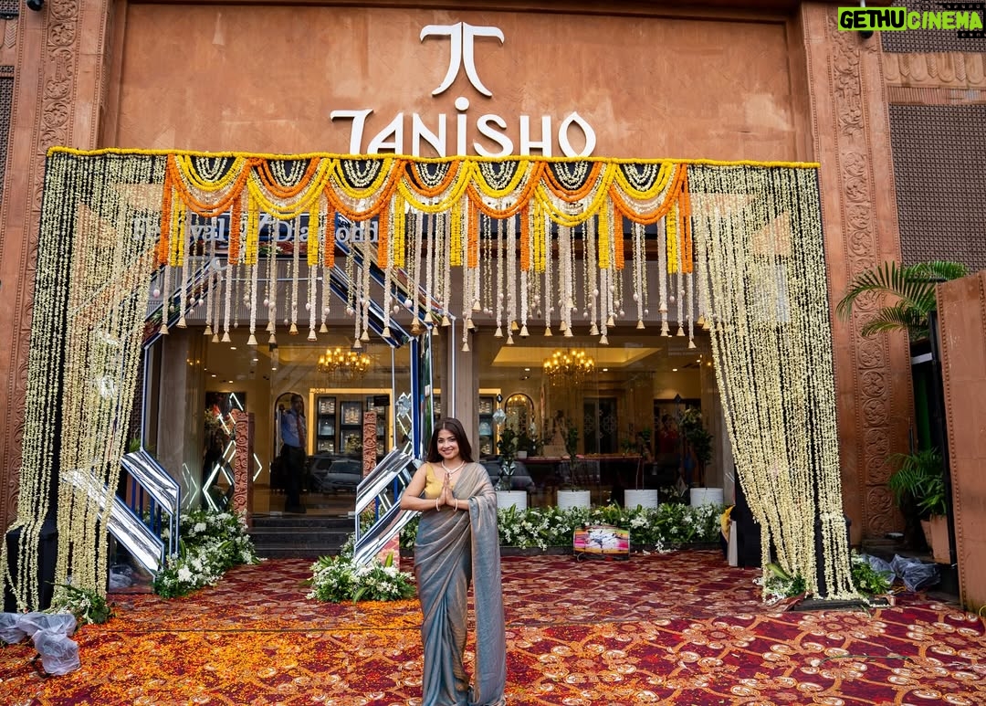 Payal Routray - 52.8K Likes - Celebrating 15 Glorious Years of Chandrasekharpur, Tanishq.

The largest and only Craft Store in Chandrasekharpur invites you to be part of a spectacular anniversary celebration. Discover over 10,000 exquisite designs starting from just ₹15,000.

Don’t miss the opportunity and enjoy:
✨ Up to 20% off on making charges of gold jewellery
✨ Up to 20% off on the value of diamond jewellery
✨ ₹101 off per gram on gold jewellery purchase
✨ 100% exchange value on your old gold — bought from any jeweller
T&C apply

What are you waiting for? Visit Chandrasekharpur Tanishq and celebrate in style at Odisha’s one-of-a-kind craft store — a grand 10,000 sq. ft. showroom with ample parking and a luxurious shopping experience like no other.

#ChandrasekharpurTanishq #15YearsOfTrust #JewelleryWithLove #CelebrateWithChandrsekharpur
#OdishaJewellery #GoldForEveryOccasion #DiamondDreams #CraftedInOdisha
#LuxuryJewellery #GoldLove #TimelessDesigns #ChandrasekharpurStyle #shopinstyle