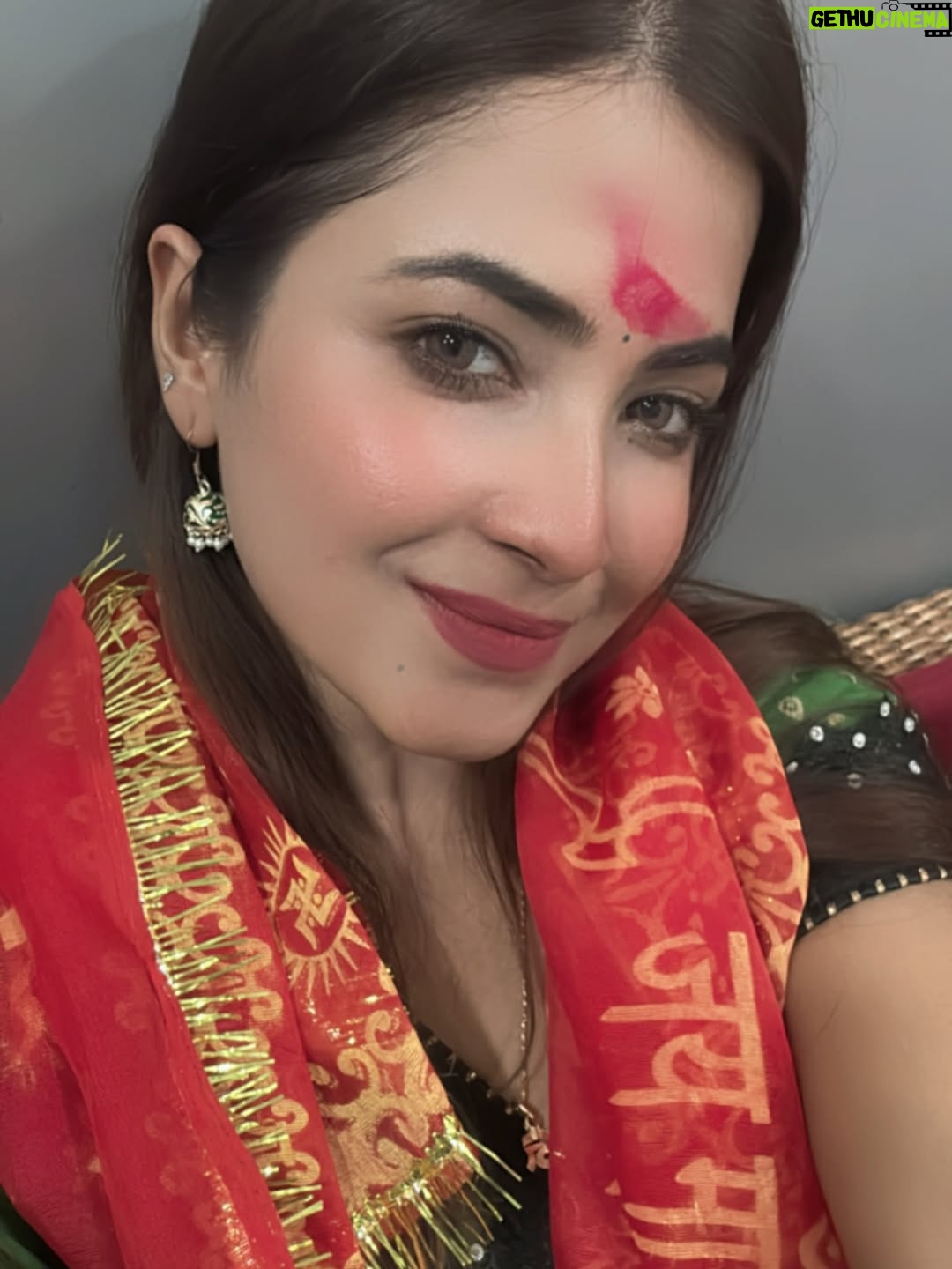 Payal Routray - 104.8K Likes - Kab se man mein ek hi icha thi… Kamakhya Maa ke darshan ki.
Aaj vo bhi poori hui, vo bhi Somvar vrat ke din.🍀✨

Kuch pal aise hote hain jo sirf bhagya se milte hain… aur yeh unhi mein se ek tha.🧿❤️

Jai Maa Kamakhya!🙏

#kamaskya #post #assam #kamaskyatemple #sawan