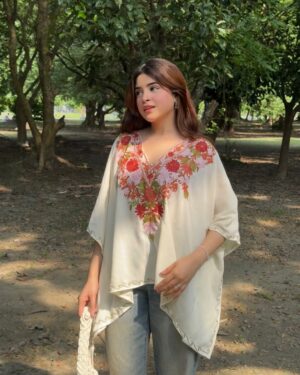 Payal Tosyan Instagram - 🤍🦢
Wearing: @kumkum.shawls
Bag: @house.of_macrame