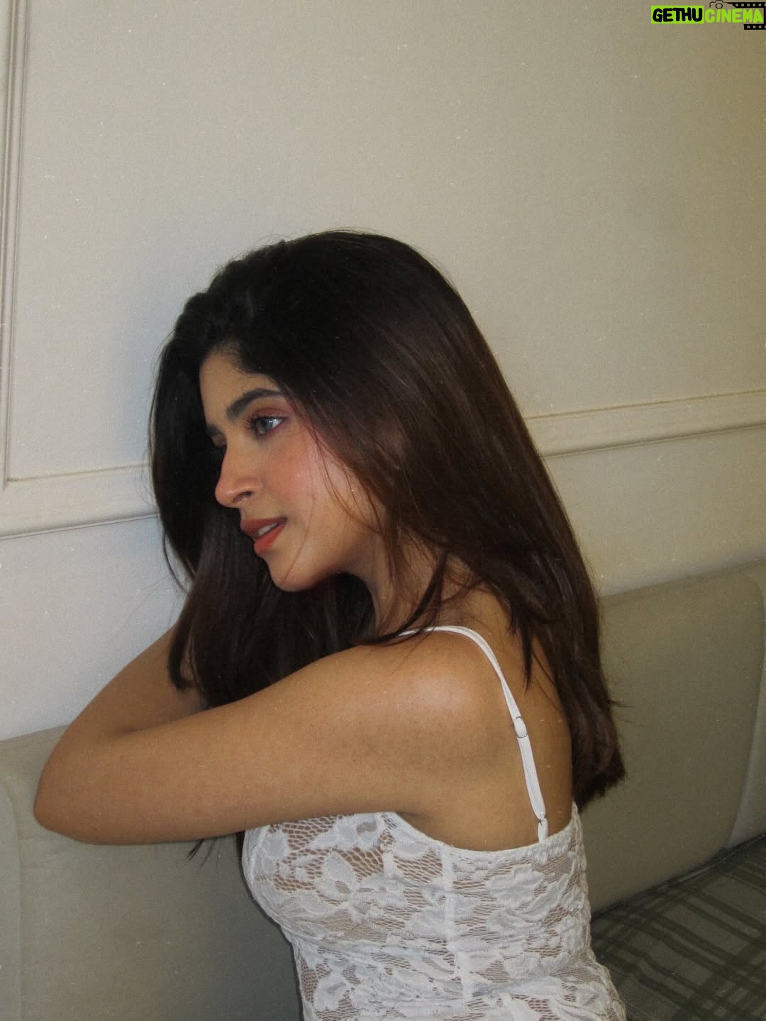 Payal Tosyan - 16.5K Likes - Finding her
Wearing: @gplt.in