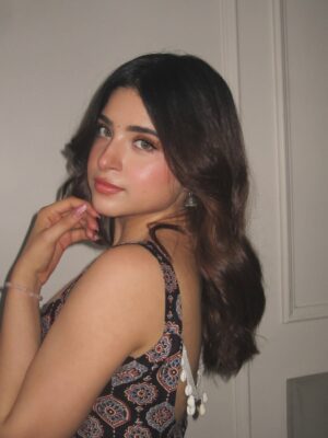 Payal Tosyan Instagram - Heer. 🏵️
Wearing: @zardozitales