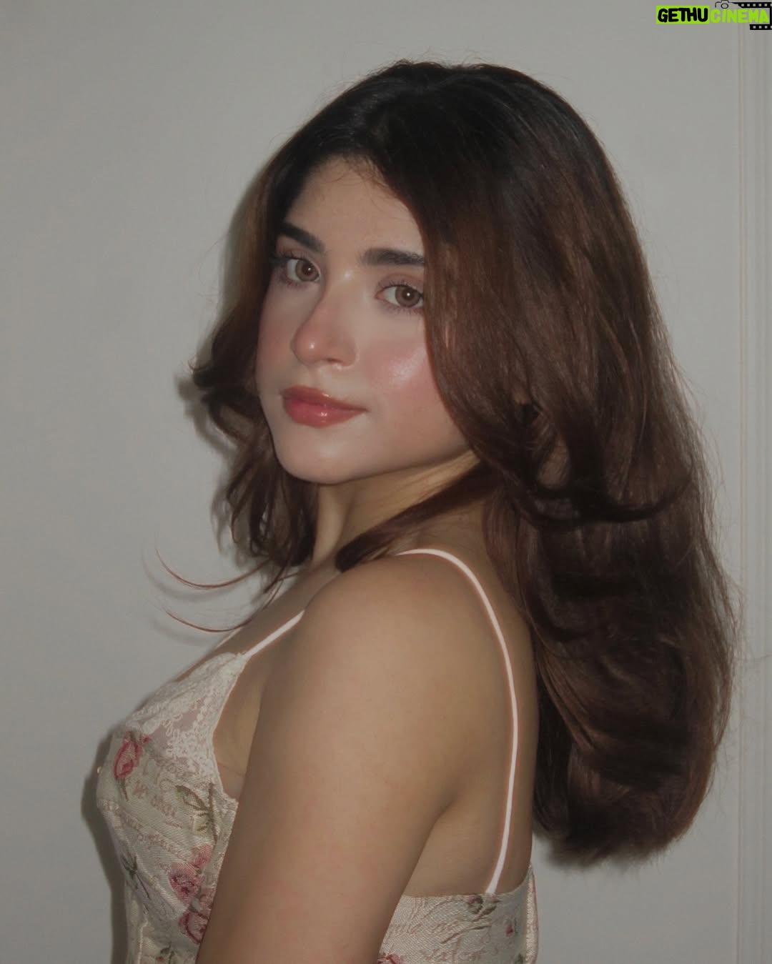 Payal Tosyan - 79.5K Likes - You feel like a Sunday morning in a world that rushes.🍃