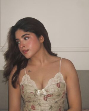 Payal Tosyan Instagram - You feel like a Sunday morning in a world that rushes.🍃