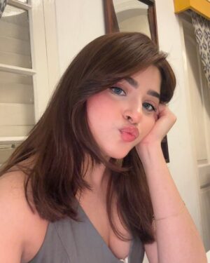 Payal Tosyan Instagram - Bouquet of selfies 😛