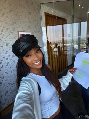 Pearl Modiadie Instagram - Ready? Set 🎬 Go!!
#setlife #actress
A few weeks in, a few more to go! 🖤
