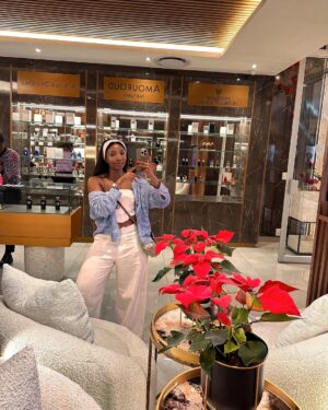 Pearl Modiadie Instagram - A little late to the party, but here’s a glimpse of March ‘25 🗓️
F1 – Collecting passport stamps and memories. ✈️
F2 – Found the cutest little spot called Old Ducky—it felt like a cozy corner café in Paris. ☕️✨
F3 – Lunch reunion with my LLB fam
This was long overdue, love you Dee and Mr. Nimrod
F4 – Stopped by a friend’s fragrance store in Hyde Park and treated myself to a new scent.
F5 – One of my rare gym appearances in March… definitely going more in April. This body isn’t bouncing back like it used to! *sigh
F6 – School’s out, so naturally, we’re out too! Keeping up with my not so little one.
F7 – If you know, you know! Are we still doing it like this, or is it just me? 👀
F8 – 😇🤍
F9 – Felt cute… not deleting later.
F10 – Nothing changes if nothing changes 💡
Hello April