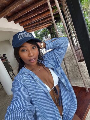 Pearl Modiadie Instagram - Happy Friday!
Couldn’t pick just one… or 2, not even just 3 so here’s a few from a beautiful day on my recent vacay.
I could live in bikinis , but work and my not-so-tiny-anymore human brought me back where I belong… home ❤️
To be fair, he was off living his best Euro summer with his dad—so we’re even. ✨