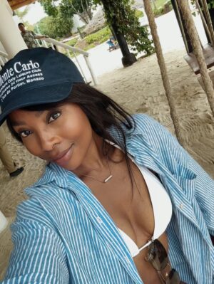 Pearl Modiadie Instagram - Happy Friday!
Couldn’t pick just one… or 2, not even just 3 so here’s a few from a beautiful day on my recent vacay.
I could live in bikinis , but work and my not-so-tiny-anymore human brought me back where I belong… home ❤️
To be fair, he was off living his best Euro summer with his dad—so we’re even. ✨