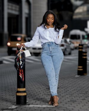 Pearl Modiadie Instagram - Denim for every mood, every move, and every moment.
Styled by me and available at @edgarsfashion .
Which look is your fave? #EdgarsDenim
Frame 1&2 : Kelso Pearl Belted WideLeg Jean - Dark Wash Ink
Headscarf - Edgars
Frame 3&4 : FREE2BU - Barrel Denim - Black Rinse Wash
Top - FREE2BU
Hat - Kelso
Bag - Edgars
Frame 5&6 : Kelso Straight Denim jean, Denim jacket shirt and denim hat
Frame 7&8 : Kelso Anklegrazer Skinny Denim Jean - Light Grey and Kelso light grey casual T-shirt
Bag - Edgars
Frame 9&10 : Kelso Floral Embroidered Mom Jean - Salty Light Wash
And white Kelso shirt
Frame 11&12 : Kelso WideLeg denim - blue
Kelso white casual t-shirt
Scarf - Edgars
Frame 13&14 : GUESS Sexy Flare High Rise jeans
GUESS casual top
Frame 15&16 : Levi’s Curvy Hirise Super Skinny Jean - Blue
#EdgarsFashion #EdgarsDenim