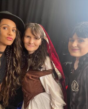 Persia White Instagram - More amazing moments. So surprised to find Ian waiting back stage after the Morgan White Event!😍 Thank you to everyone who welcomed us! Especially ME! I never expected so many warm friendly smiles and love. I used to be afraid of attending conventions because, as some of you know, for many years I was severely bullied by fans for being with Joseph. Being a woman of color made it worse. So between the racism and insults, I got hurt a lot on social. I got death threats, and a lot of hate messages back then, I cried my fare share of times, I didn’t know what to do. Social media can be ugly. So I limited my social media, kept being kind, doing my own thing and spreading love. All I can say is THANK YOU to each and every person that has given me love. I was blown away in Liverpool, especially by my 🦖🦋butterflies! I love you more than you know. I look forward to meeting more of you. ♥️♥️♥️Always and Forever