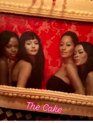 Persia White Instagram - Happy 25th Anniversary Girlfriends! @We would love to do a movie, but fingers crossed we get the right funding. Thank you to the incredible @marabrockakil for changing our lives forever. We had such a wonder night full of love and memories! Thank you to the phenomenal cast . And thank you to everyone who gave us love all these years!🙏🏽🌷🎶💃🏽💃🏽💃🏽💃🏽🕺🏾