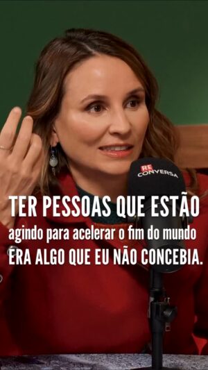 Petra Costa Instagram - “A teologia apocalíptica foi uma das coisas mais fascinantes que já ouvi. Ter pessoas que agem para acelerar o fim do mundo era algo que eu não concebia”, disse Petra Costa (@petracostal) para o Podcast Reconversa sobre como surgiu a ideia de falar sobre o apocalipse em seu mais novo documentário.
👉 Confira a entrevista completa apresentada por Walfrido Warde (@walfridowarde) e Reinaldo Azevedo (@reinaldoazevedo.com.br) em iree.org.br (link na bio e nos stories)