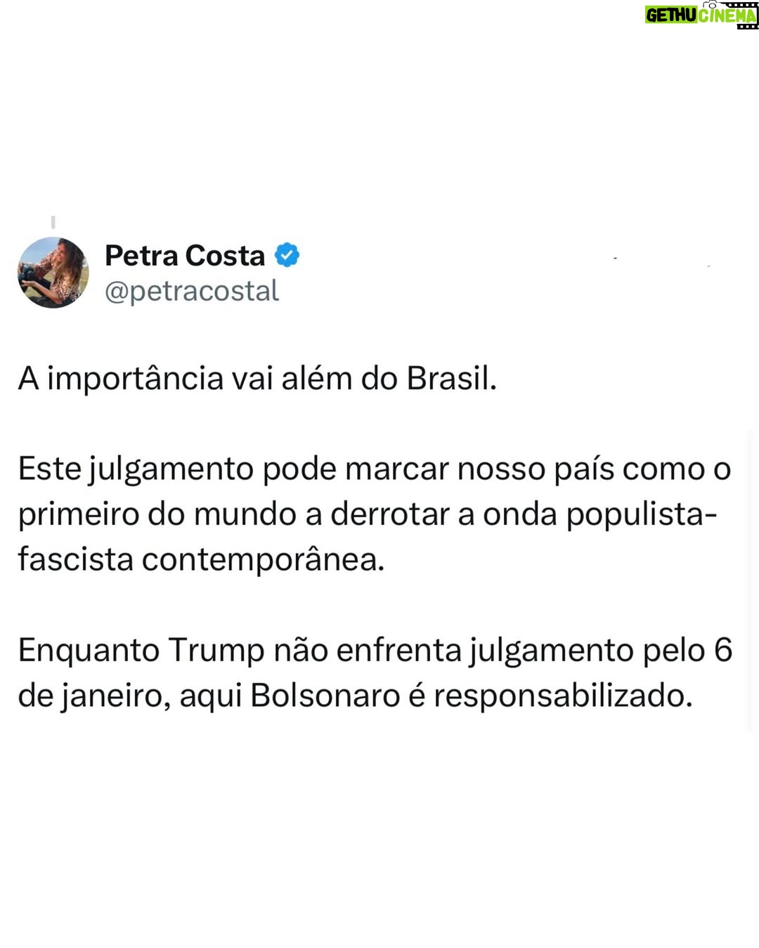 Petra Costa - 34.6K Likes - Amanhã, 2 de setembro, é um dia histórico — para o Brasil e para o mundo.
O Supremo Tribunal Federal inicia o julgamento de Jair Bolsonaro por sua tentativa de golpe — um plano que, se tivesse sido bem-sucedido, poderia ter matado o recém-eleito presidente Lula, seu vice-presidente e o ministro do STF Alexandre de Moraes. Pela primeira vez na história, um ex-presidente brasileiro será julgado no Supremo Tribunal Federal por tentar subverter a democracia pela força.
Mas a importância vai além do Brasil. Este julgamento marca a possibilidade de nosso país se tornar o primeiro no mundo a derrotar a onda populista-fascista contemporânea. Enquanto Donald Trump não enfrenta nenhum julgamento pelo 6 de janeiro, no Brasil as instituições estão responsabilizando Bolsonaro — mesmo diante das tarifas que Trump agora impõe para proteger seu aliado.
Na semana passada, áudios vazados confirmaram o que Apocalipse nos Trópicos já havia previsto: a intimidade de bastidores entre púlpito e política, em que o pastor Silas Malafaia orienta Bolsonaro sobre como pressionar o Supremo, e em que o ex-presidente — num momento bizarro e revelador de sua fragilidade psicológica — admite que não pode agir porque está sofrendo uma crise de soluços. Esses áudios mostram Malafaia não apenas como conselheiro, mas como um verdadeiro mentor, puxando os fios enquanto Bolsonaro hesita e vacila.
Mas esta não é a última página dessa história. Trump quase certamente tentará interferir nas eleições brasileiras no próximo ano. O julgamento de amanhã não é só sobre o Bolsonaro — é sobre ver se a democracia consegue resistir a quem diz defendê-la enquanto trabalha pra destruí-la.
Chamo todos você a assisterem atentatmente!