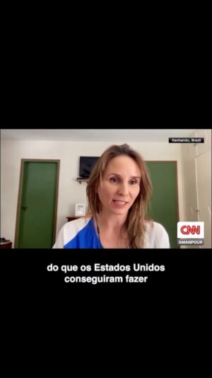 Petra Costa Instagram - Passando na sua timeline pra compartilhar essa entrevista que dei pra CNN sobre a notícia do século.
Nasci pra ver o Brasil dando aula de maturidade política pro mundo e apontando uma vacina contra essa onda de extrema direita que se espalha feito pandemia.
#ApocalipsenosTrópicos